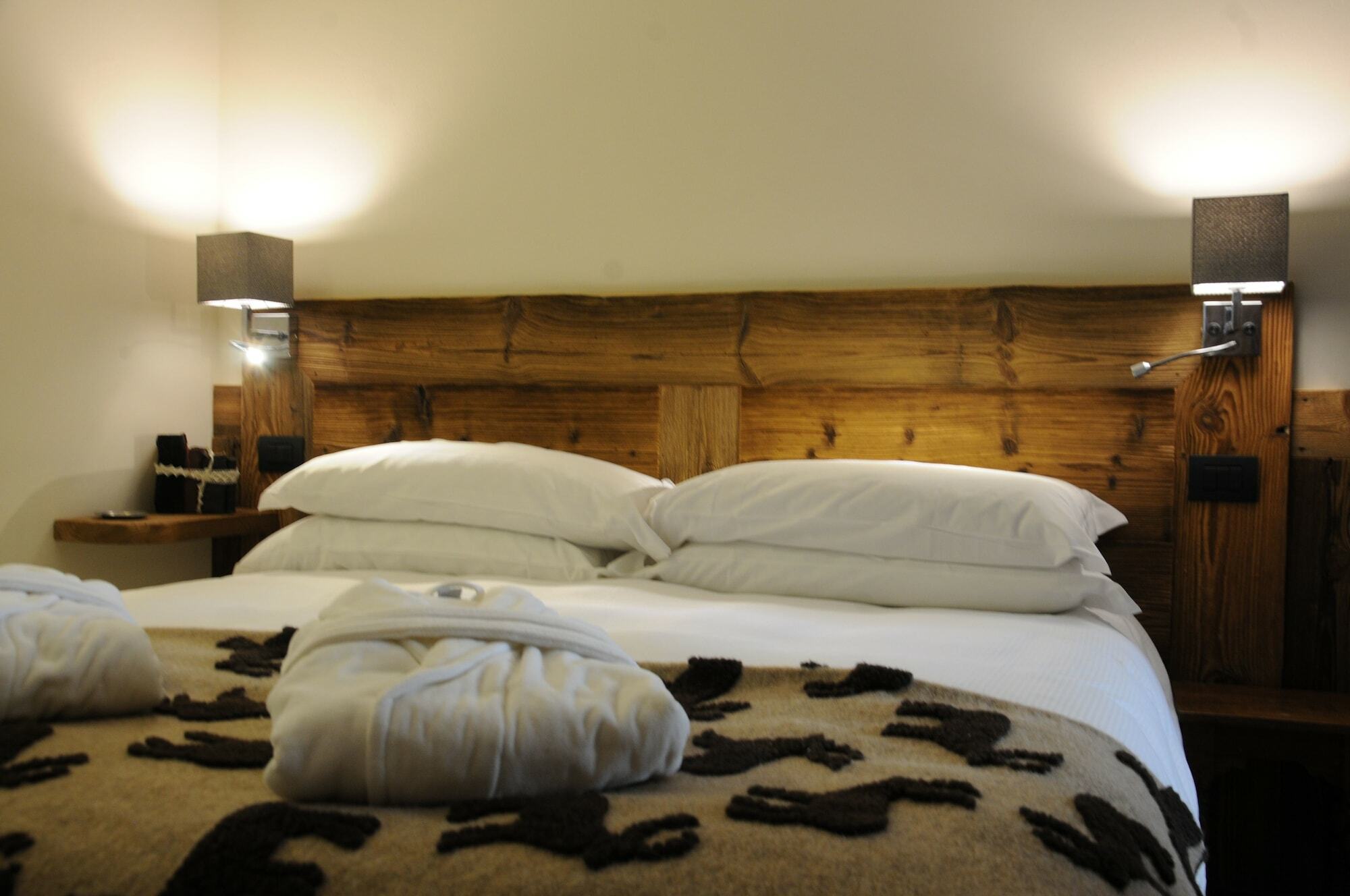 L'Abri Des Amis Hotell Courmayeur Eksteriør bilde